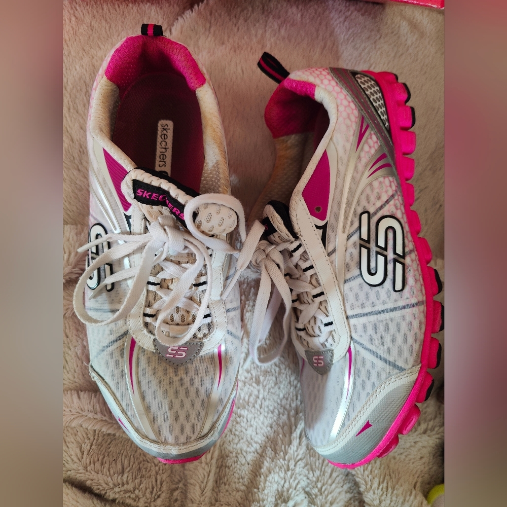 Sketchers size 8